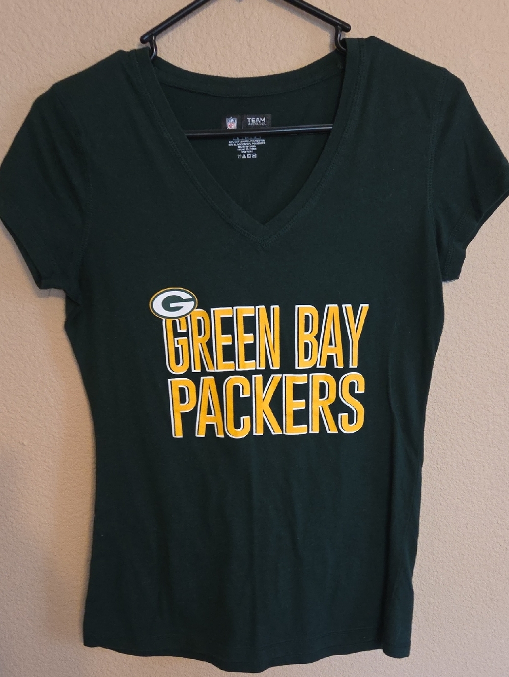 NFL Green Bay Packers Women's Short Sleeve V-Neck Tee - Dark Green & Gold